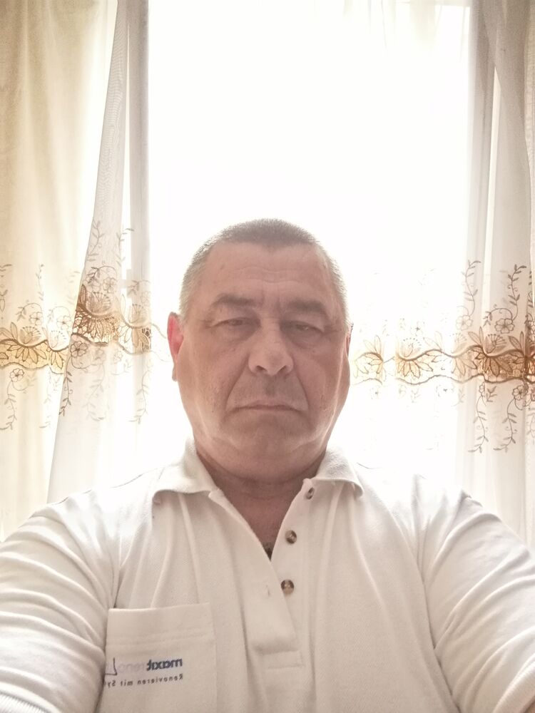  22879337  , 61 ,    