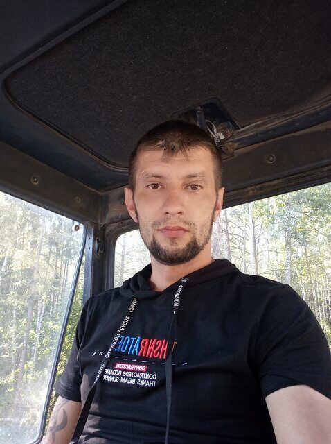 47087337  Anatoli, 40 ,    