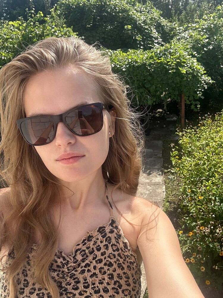  45670797  Ksenia, 25 ,    