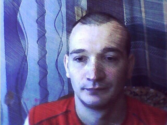  9948967  Tomas, 37 ,    