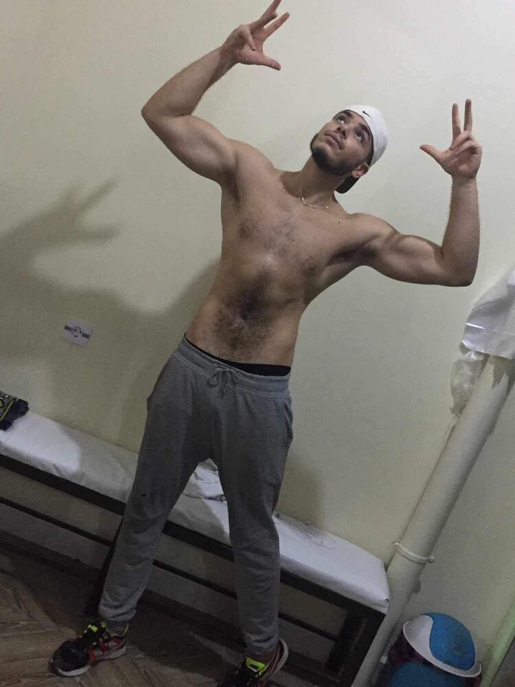  40563137  Mody, 26 ,    