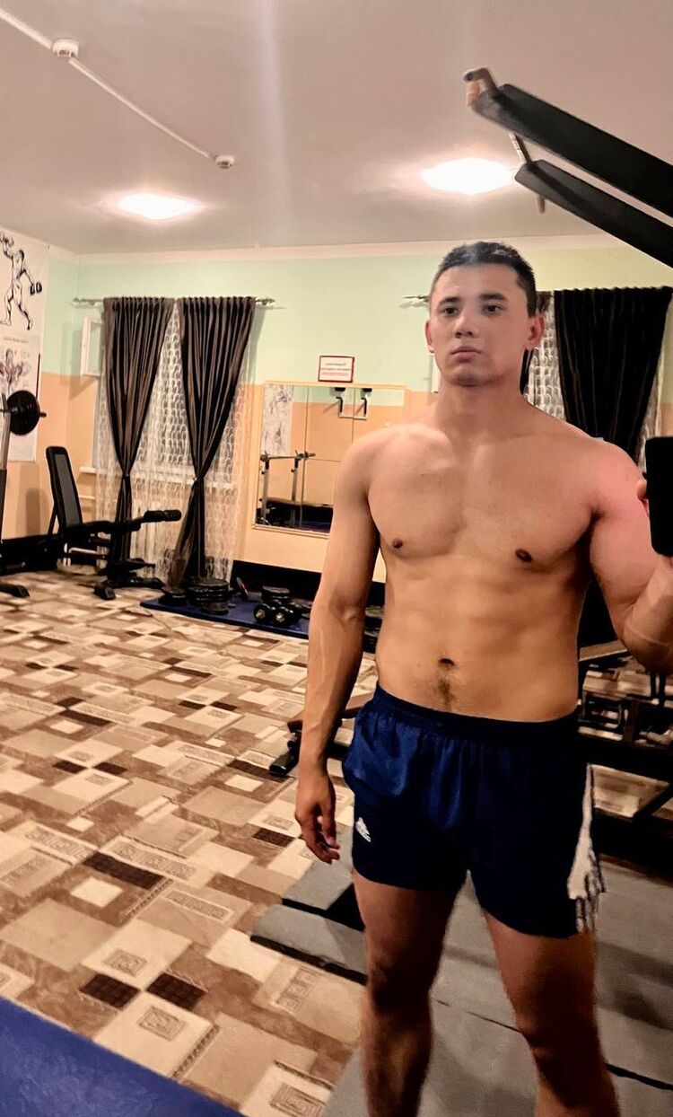  44038127  , 23 ,    -