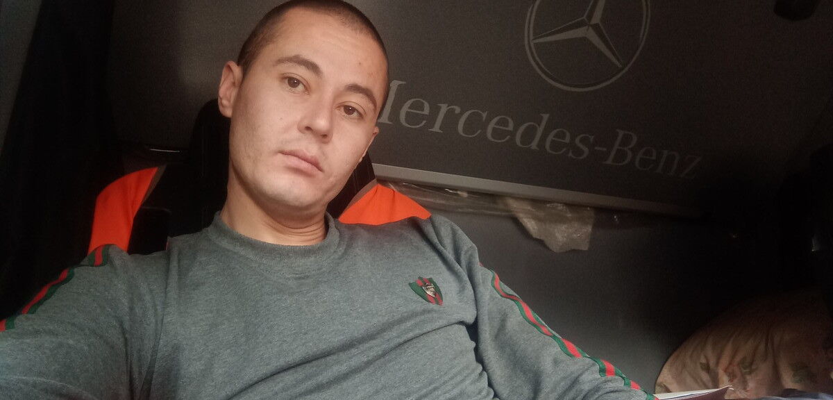 18109537  , 32 ,    
