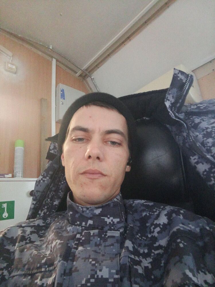  48833827  Vlad, 28 ,    