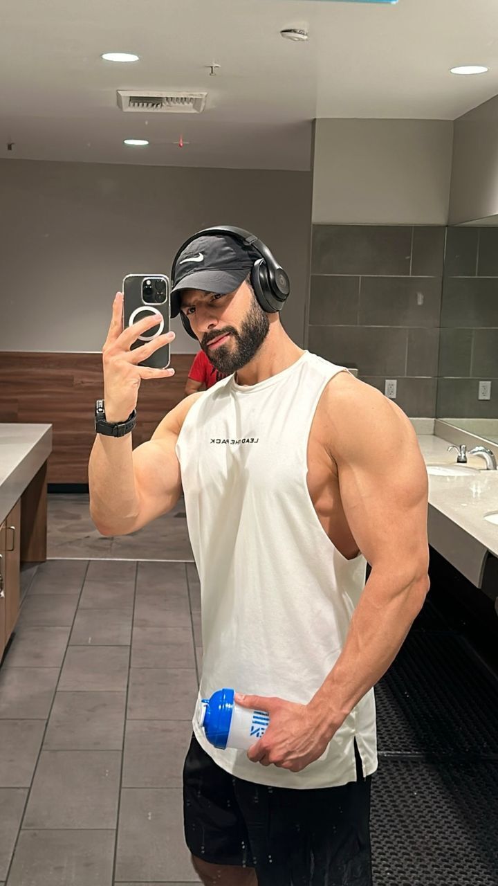  ,   Derek, 39 ,   ,   