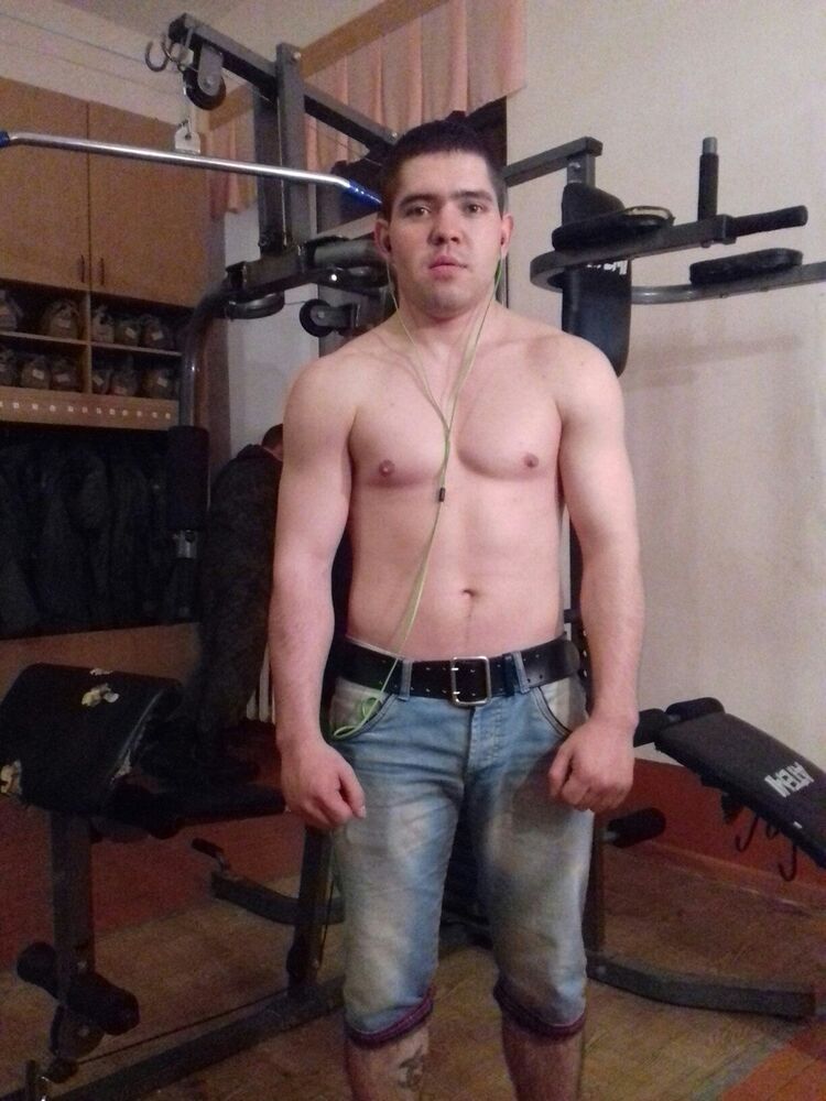  8413317  Oleg, 31 ,    