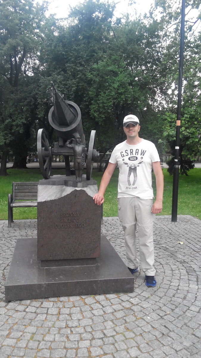 9769937  Vasil, 47 ,    