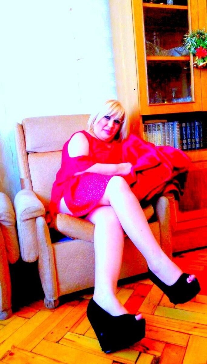  19414107  Ilona, 39 ,    