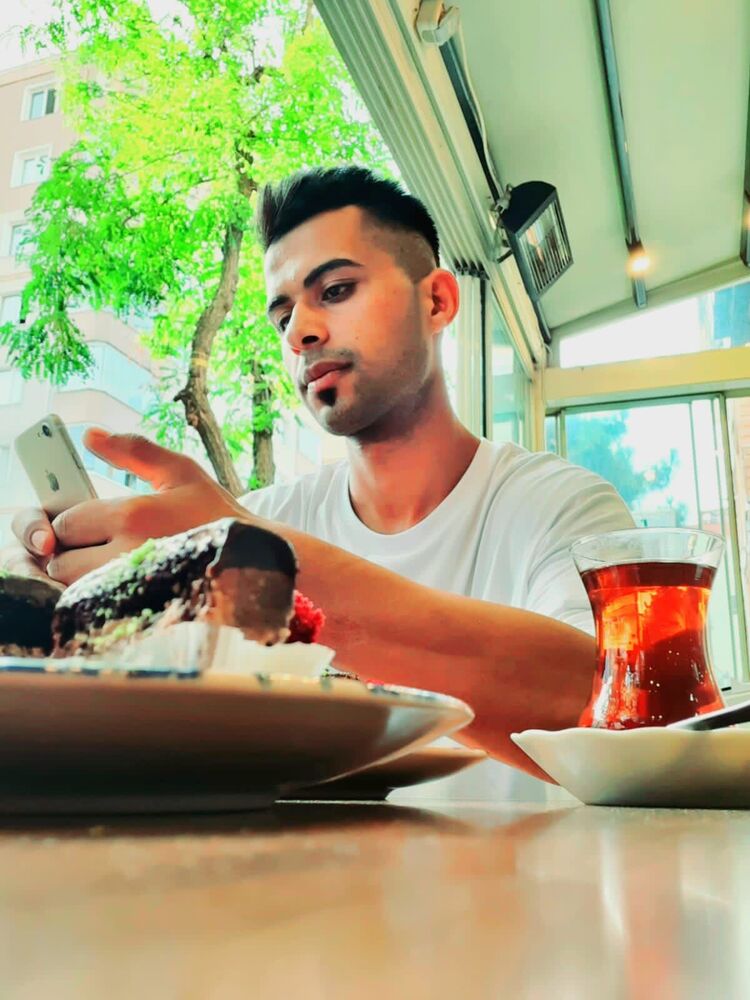  ,   Faisal, 25 ,   ,   