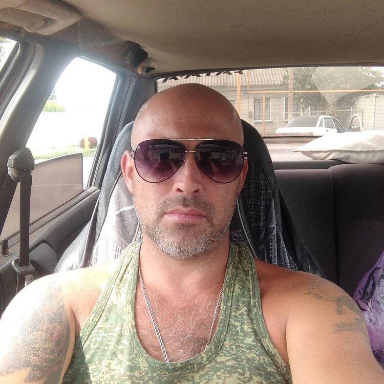  31750887  , 44 ,    