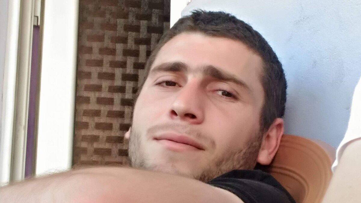  15866417  Gela, 34 ,    