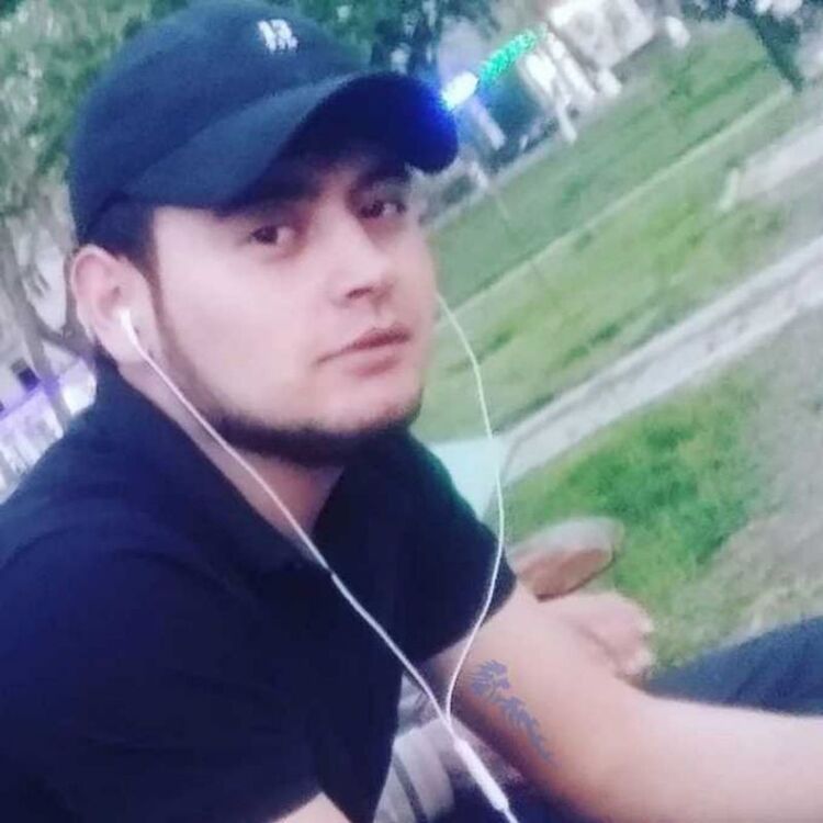  18189567  Raximbek, 33 ,    