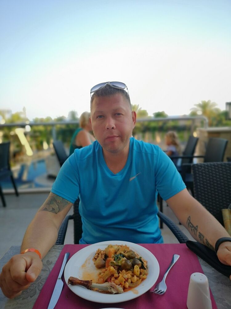  17436167  Dmitri, 48 ,    