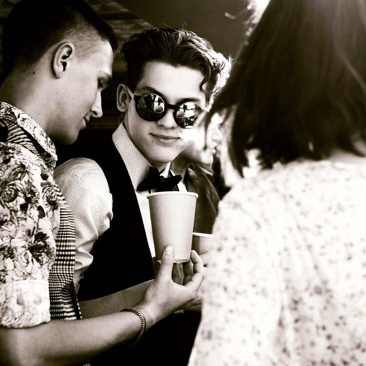  37623927  , 21 ,    -