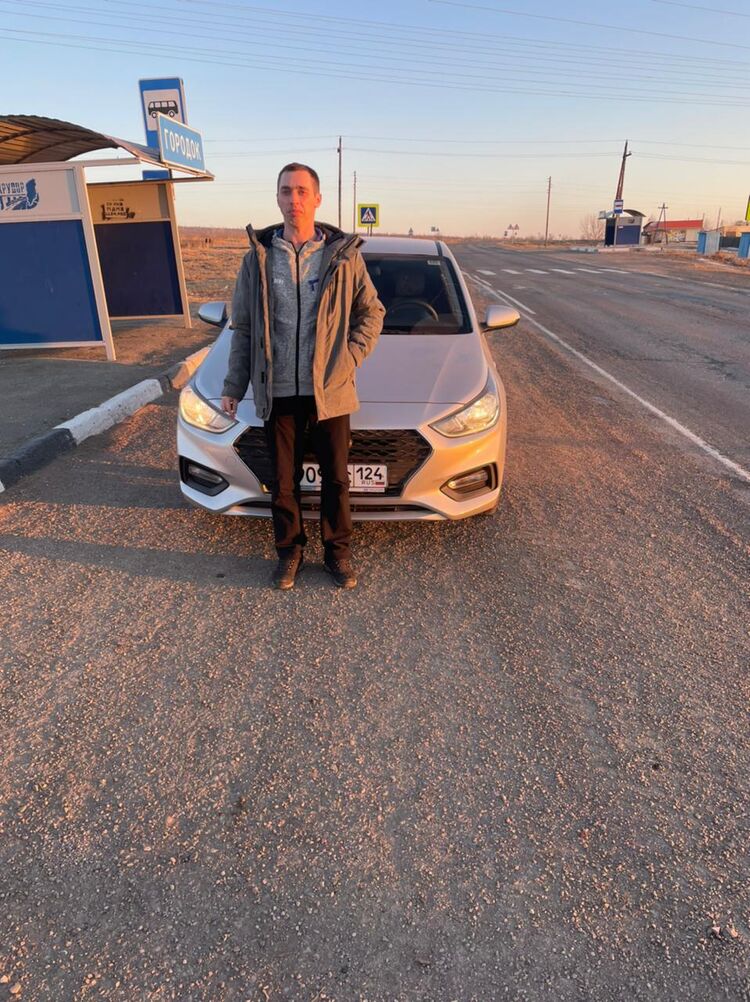  27104287  Alexander, 33 ,    