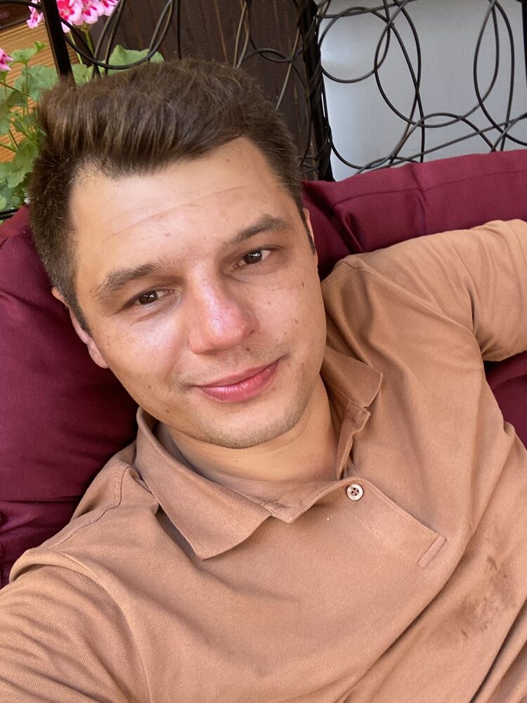  28445747  Anton, 38 ,    