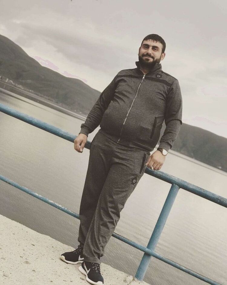  28557467  Vardan, 32 ,    