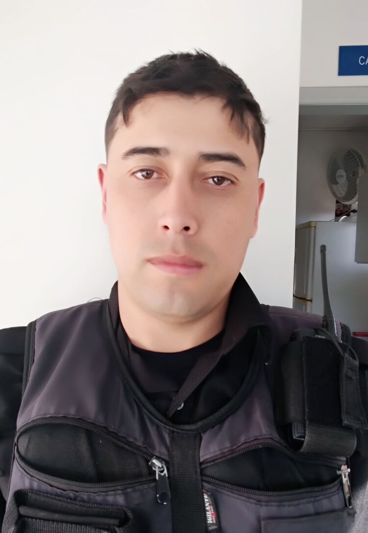  49552597  Henrique, 29 ,    Montenegro