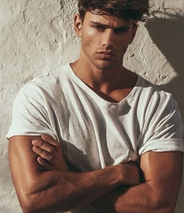  41688017  Vitalii, 25 ,    
