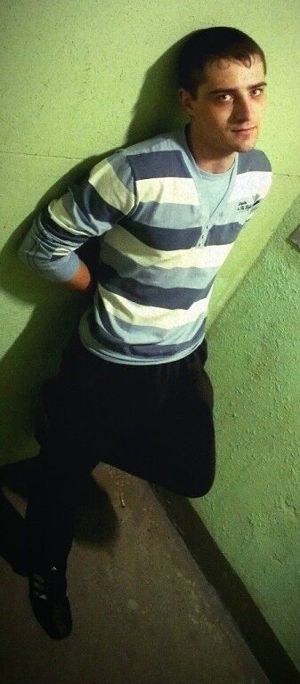  9069877  Roman, 34 ,    