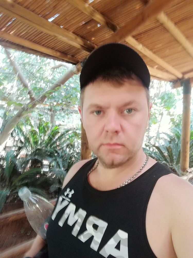  ,   Brus Miller, 38 ,     , c 