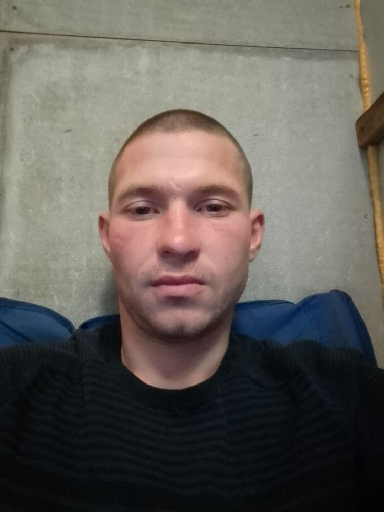  49078627  Andrei, 36 ,     