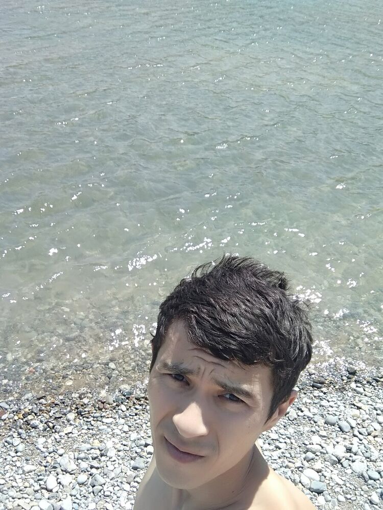  20673557  Abduqodir, 33 ,    