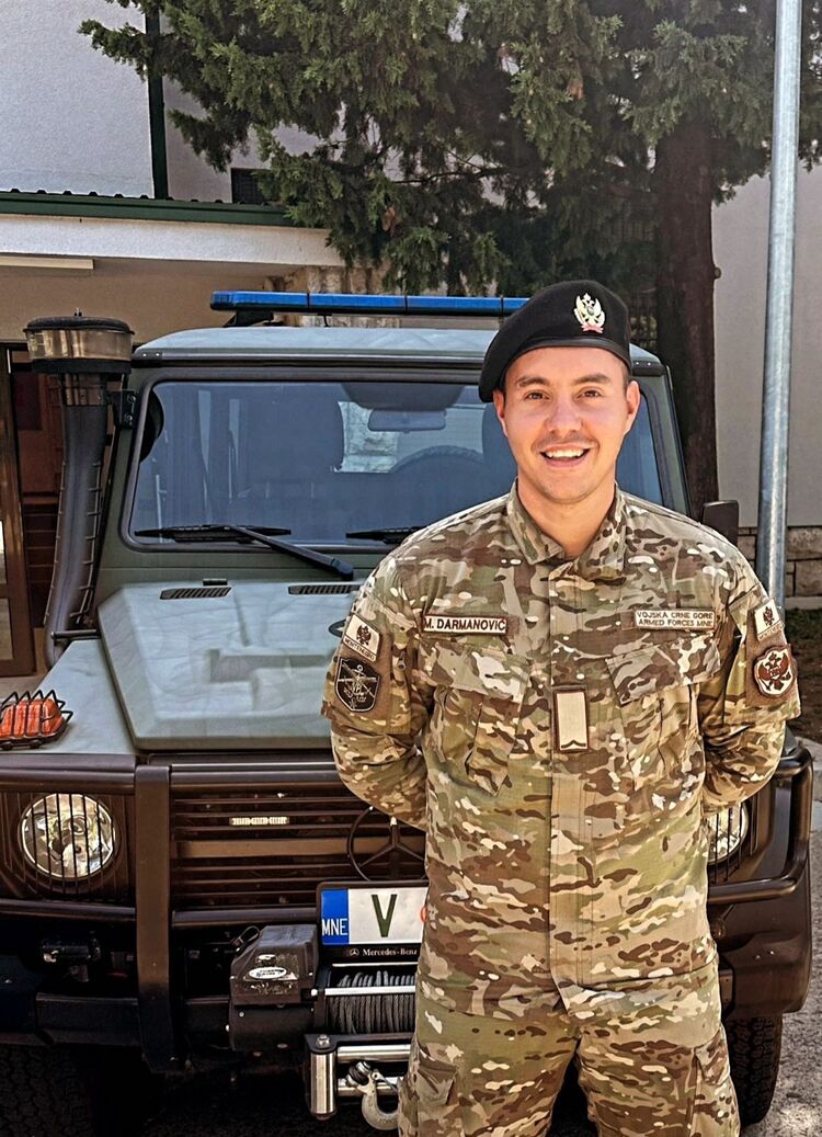  38517337  Nikola, 28 ,    Podgorica