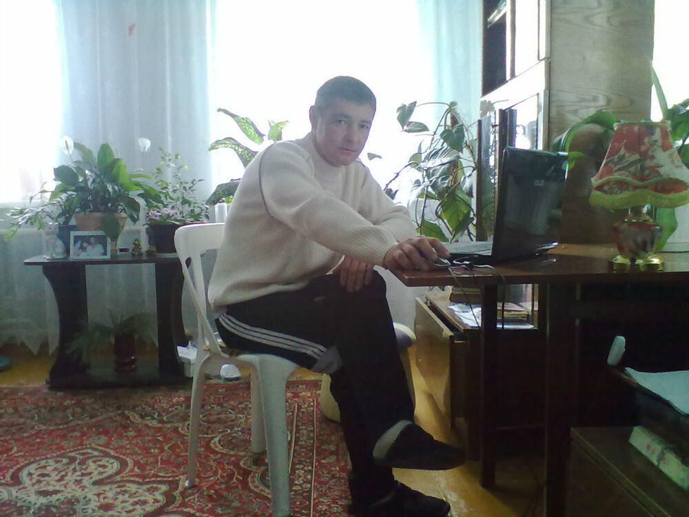  8826417  Roman, 52 ,    