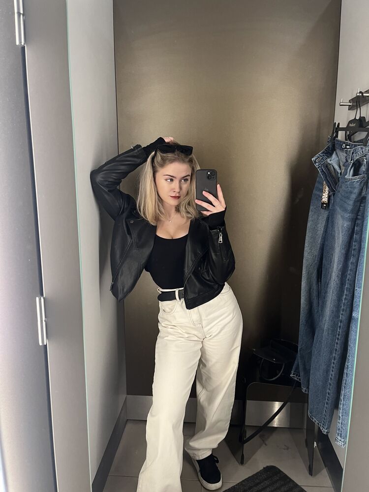  51479867  Daria, 19 ,    