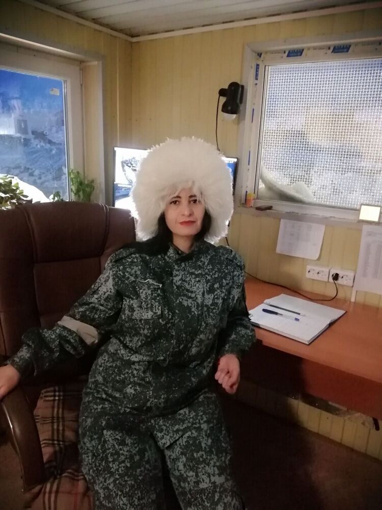  54422847  Mukmenat, 47 ,    