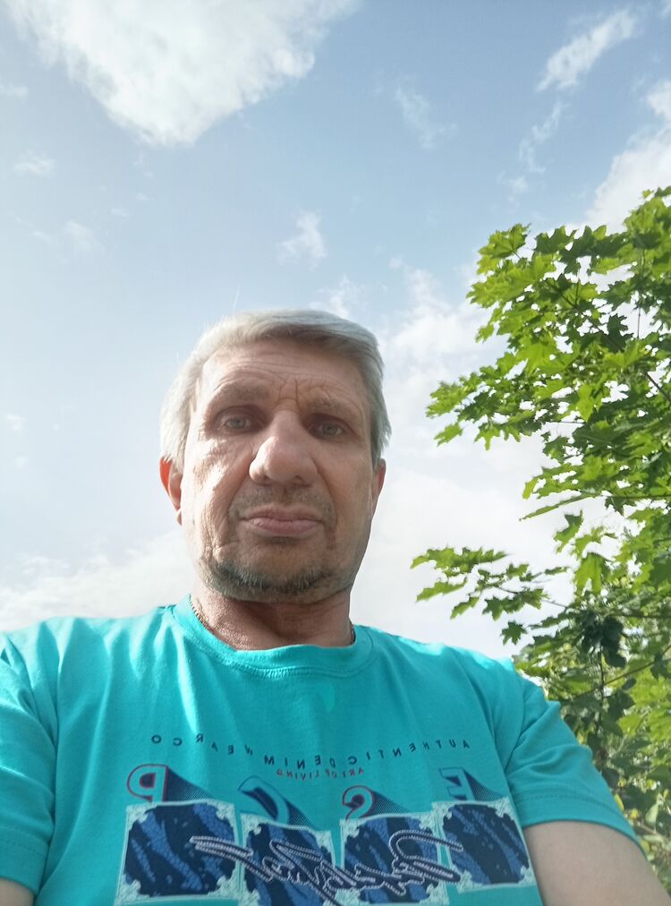  51551467  Vitaly, 54 ,    