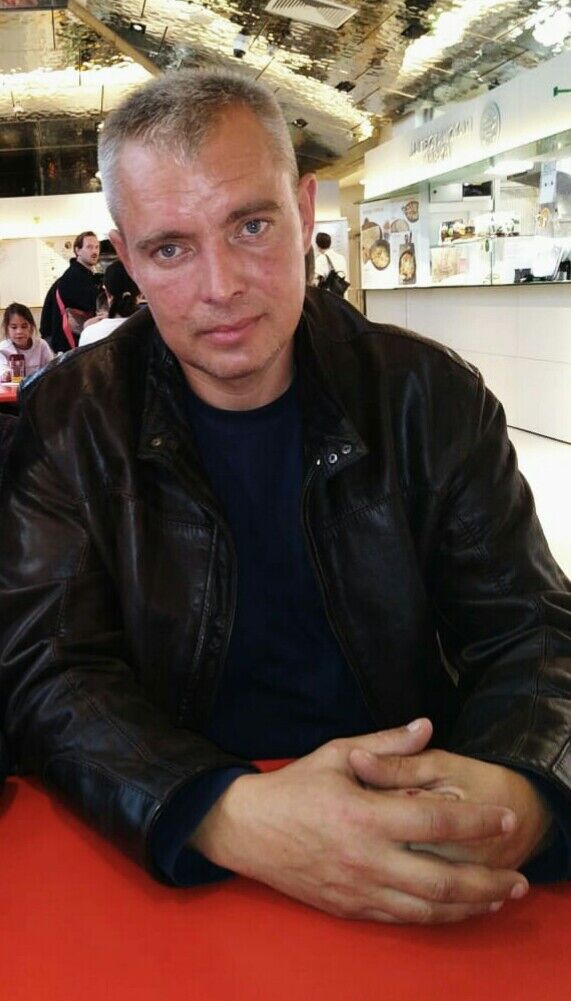  24108627  Vladimir, 47 ,    