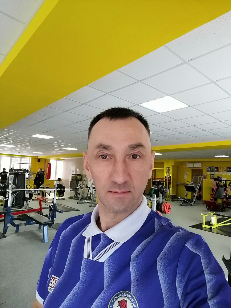  30589637  Konstantin, 47 ,    