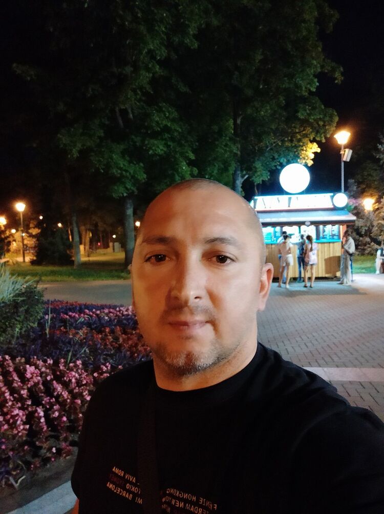  17428167  Dato, 40 ,    