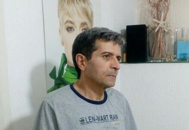  18683717  Artur, 47 ,    