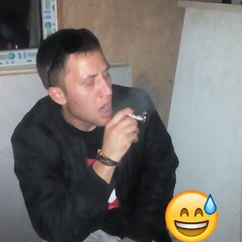  ,   Maks, 32 ,     , c 