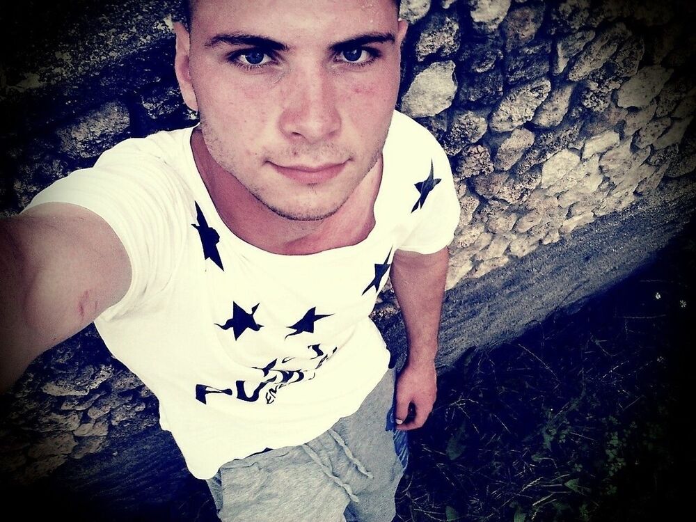  10749597  Petru, 29 ,    