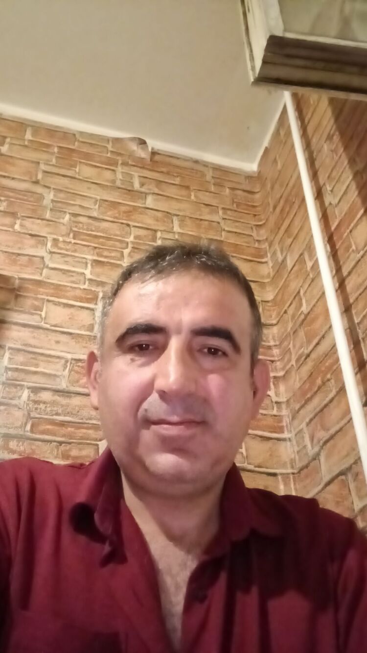  53160177  Efe, 45 ,    