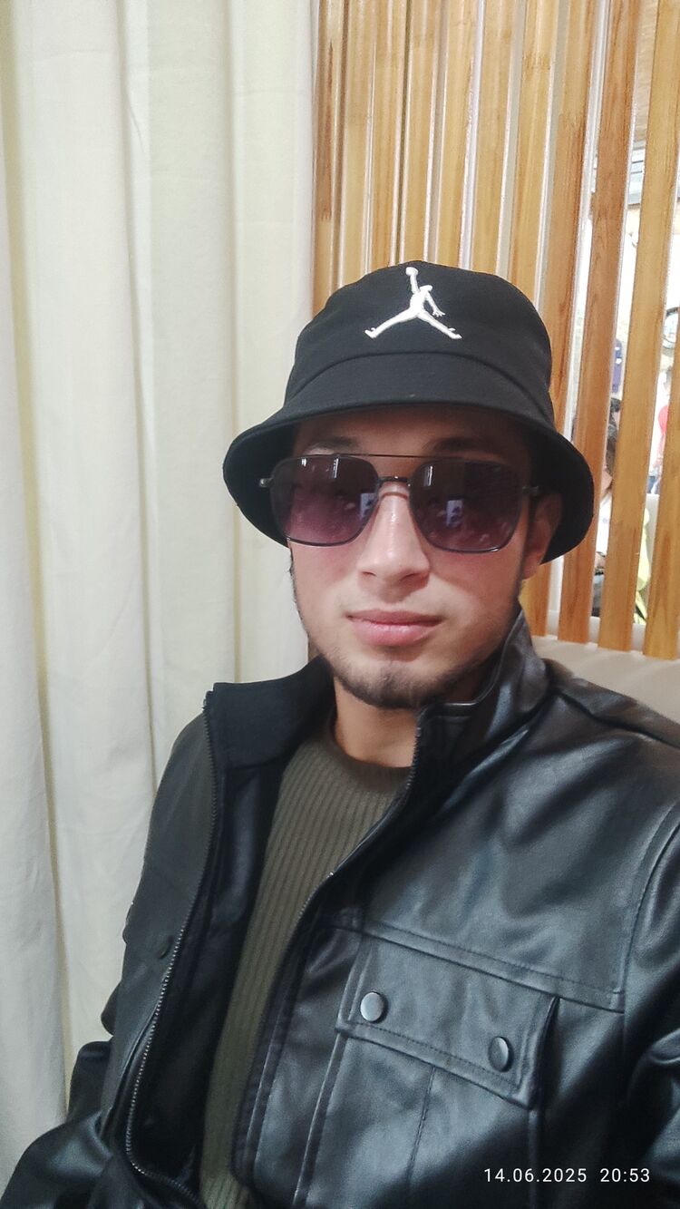  52496617  Ali, 22 ,    -