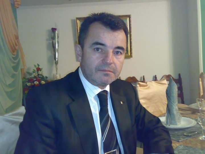  -,   Alexander, 60 ,     , c 