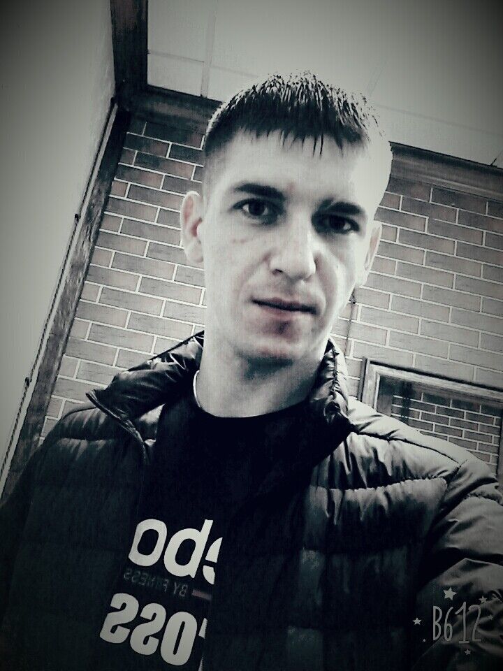  10024367  Hyligan, 77 ,    