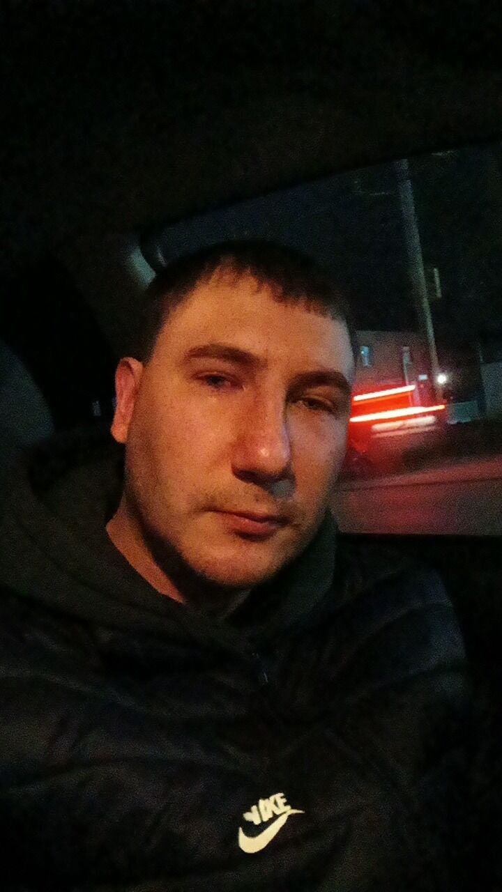  48348597  Alexander, 33 ,    
