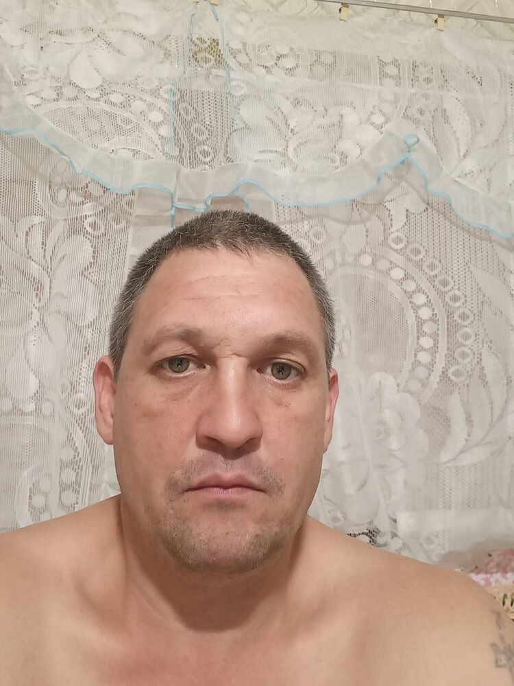  38738017  Yury, 40 ,    