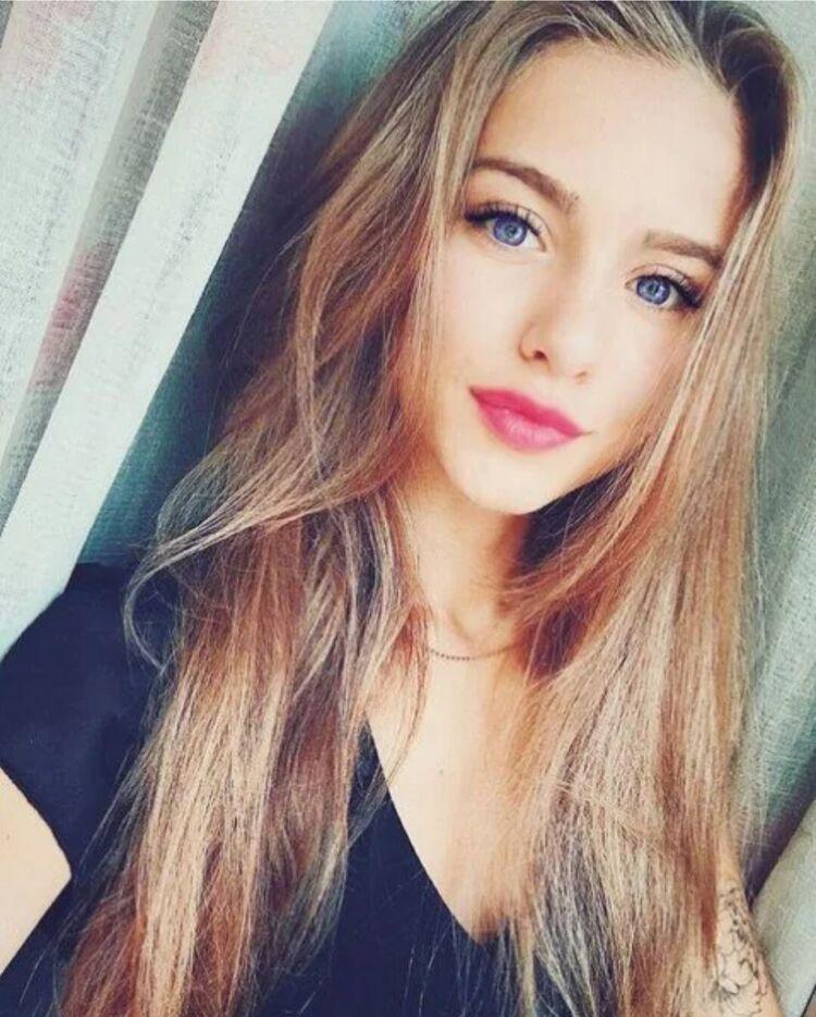 Фото красивой русской девушки 16 лет