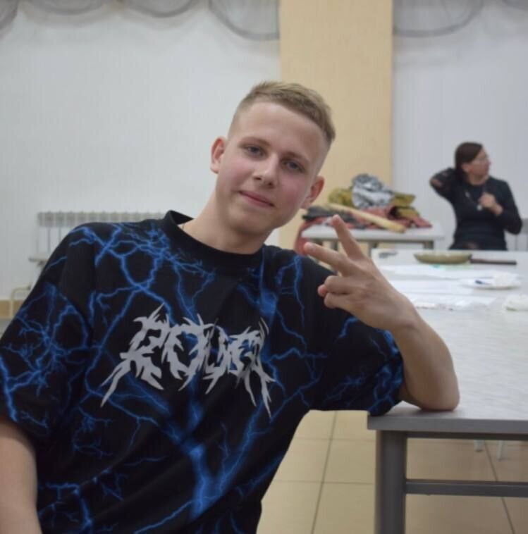  42831867  , 20 ,    