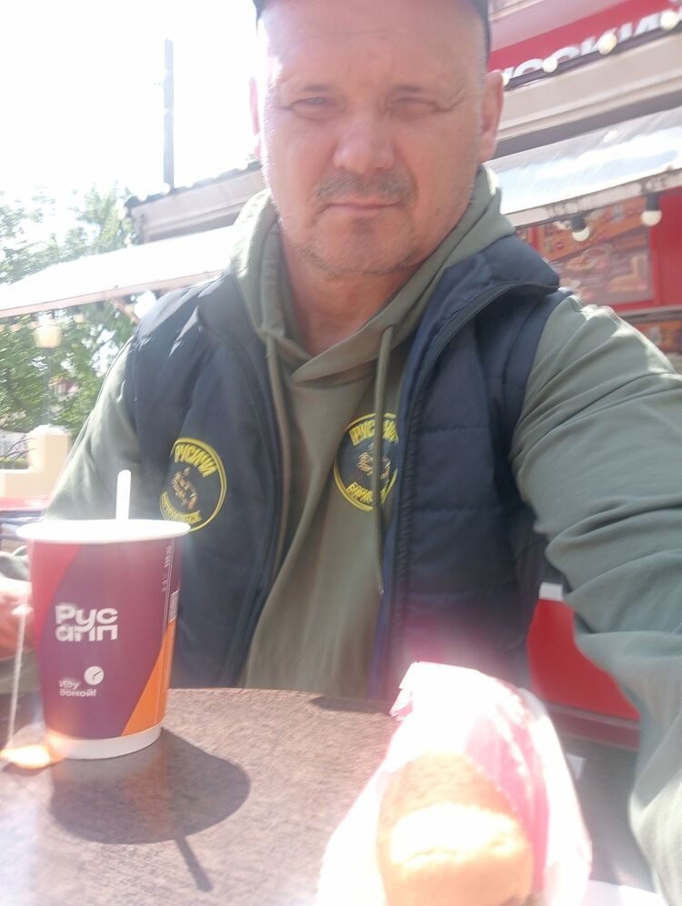  ,   Oleg, 49 ,   ,   