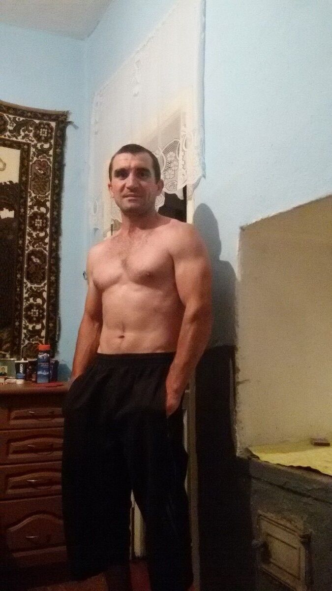  12560497  Dimon, 43 ,    
