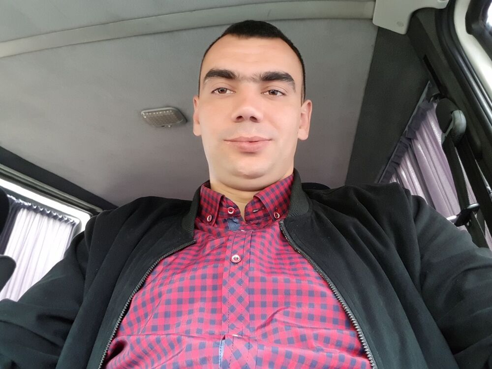  ,   James, 32 ,   ,   , c 