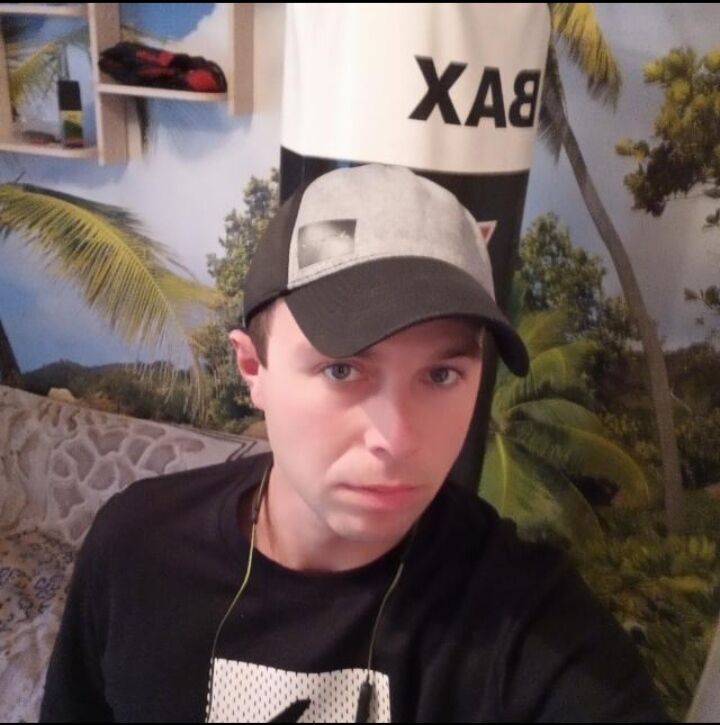 49389077  , 37 ,    